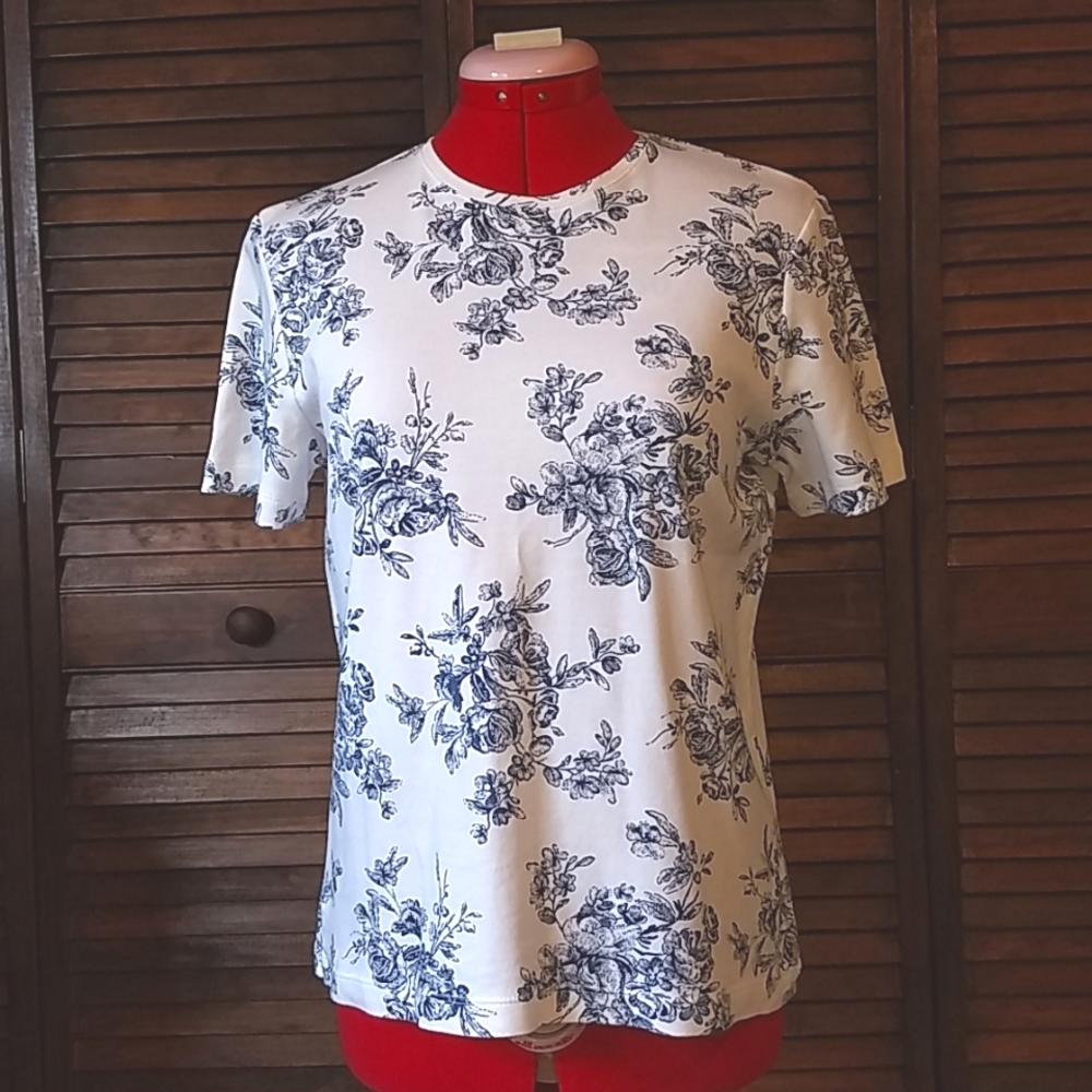 🌷 White Stag T Shirt